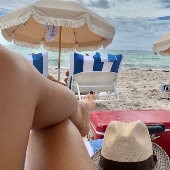 Meet your Posher, Angelica 🌿 - Picture 2 of 4